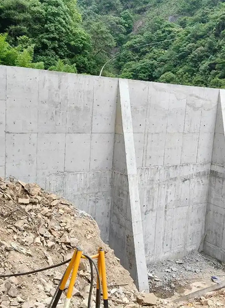临沂兰山区重力式挡土墙